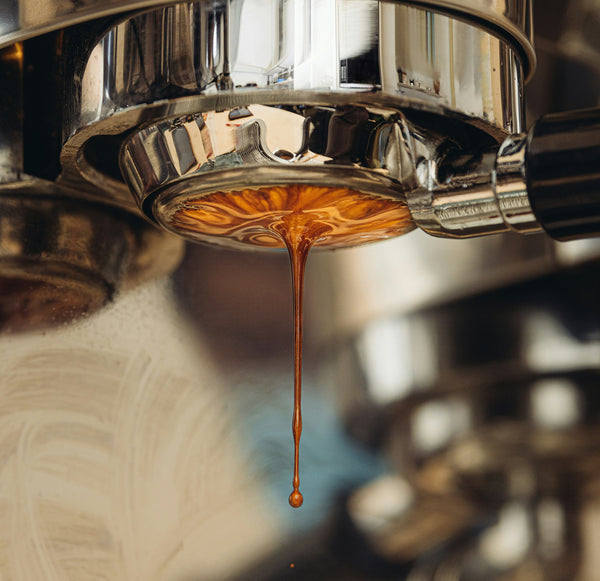 Espresso extraction from a RAVE Coffee Bottomless Portafilter into a single, steady stream.